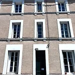 L'oasis-t2 Spacieux-wifi-tv-proche Gare Apartment *