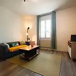 Apartment L'oasis-t2 Spacieux-wifi-tv-proche Gare
